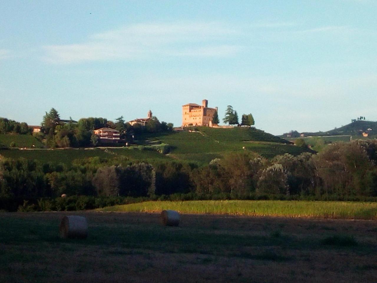 Tenuta Calabiana Diano dʼAlba Exterior foto